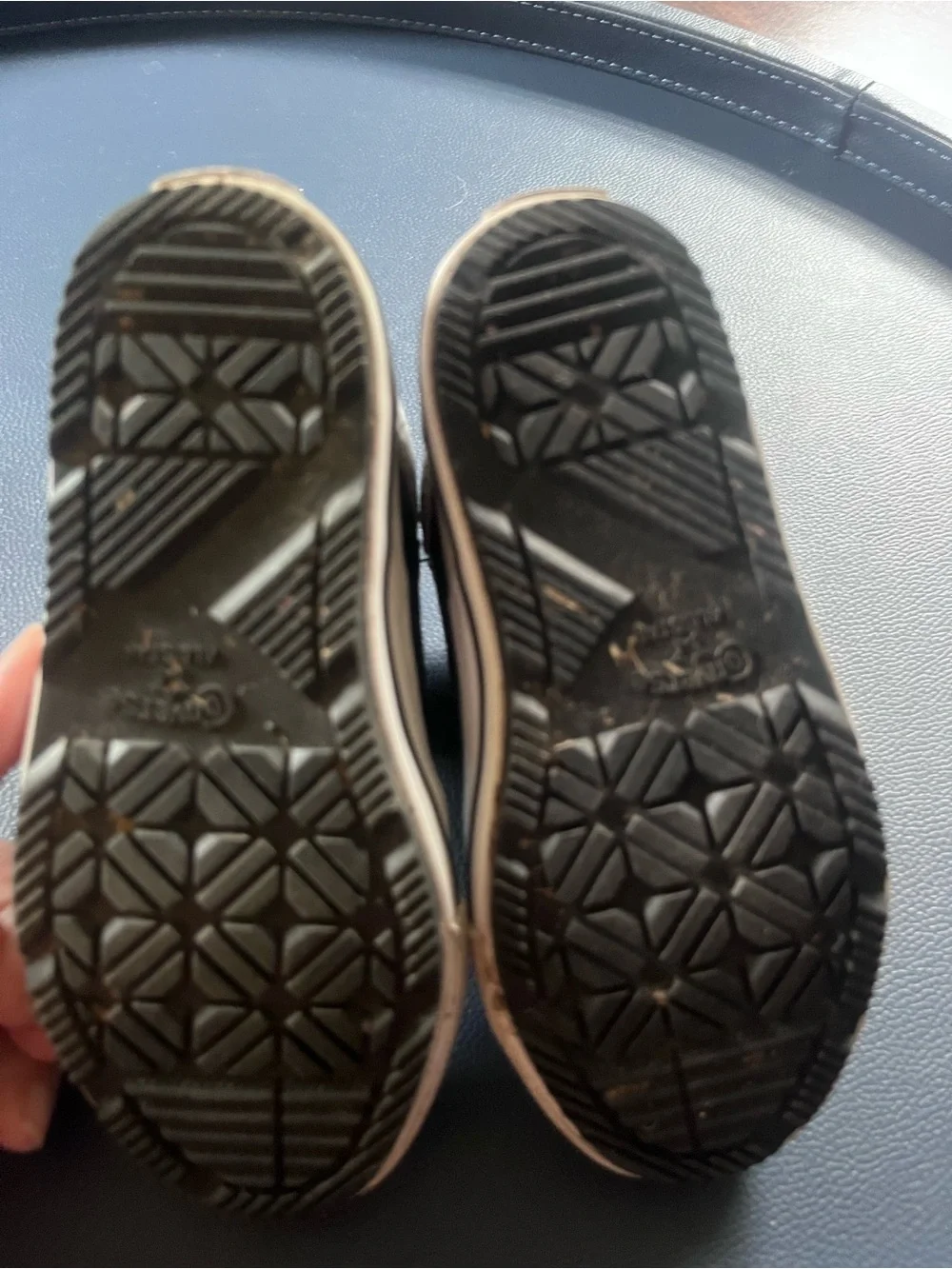 Converse laces sneakers